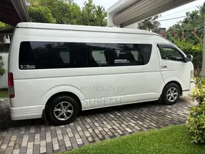 Toyota KDH 2016 Van (Used)