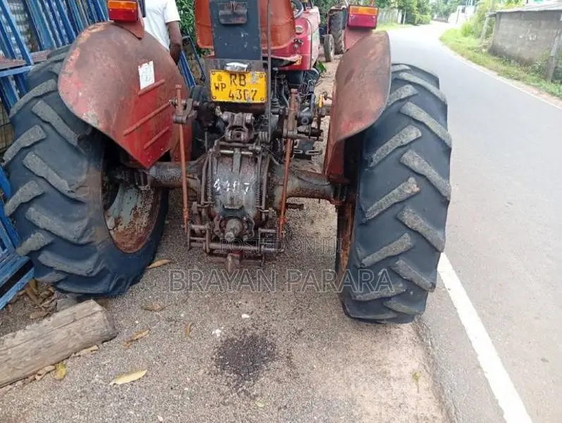 Massey-Ferguson 240 2007 Tractor (Used)