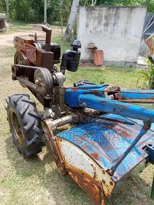 Massey-Ferguson Seefan GN12 2002 Tractor (Used)
