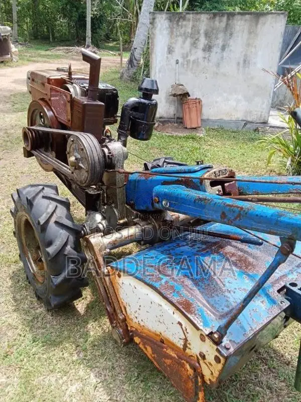 Massey-Ferguson Seefan GN12 2002 Tractor (Used)
