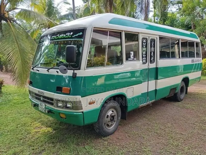 Isuzu Journey 1990 Bus (Used)
