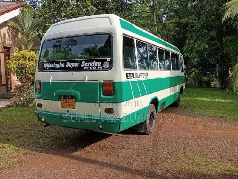 Isuzu Journey 1990 Bus (Used)