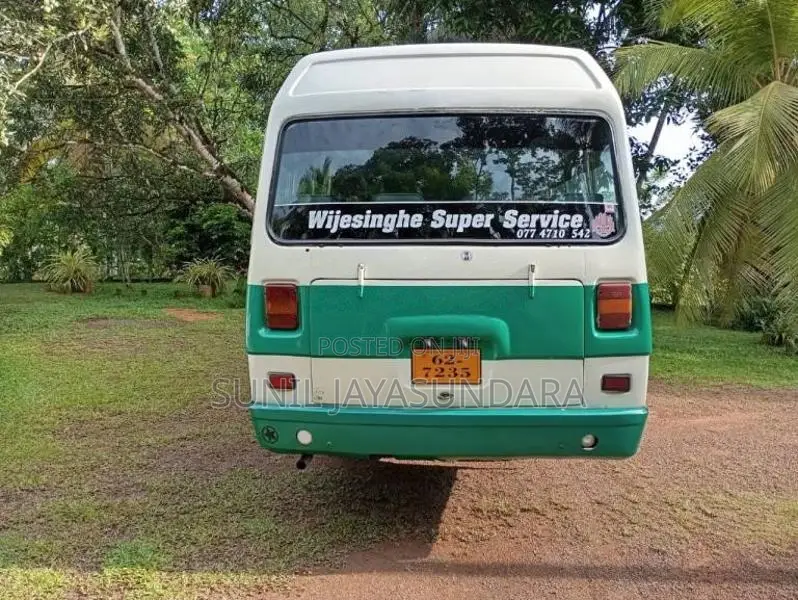 Isuzu Journey 1990 Bus (Used)