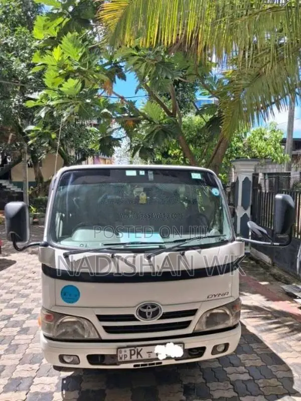 Toyota Dyna 2016 Crew Cab (Used)