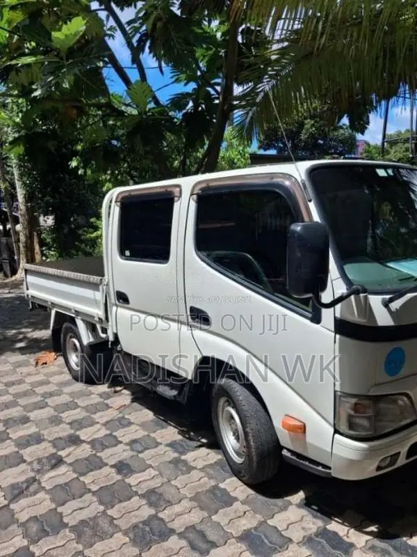 Toyota Dyna 2016 Crew Cab (Used)