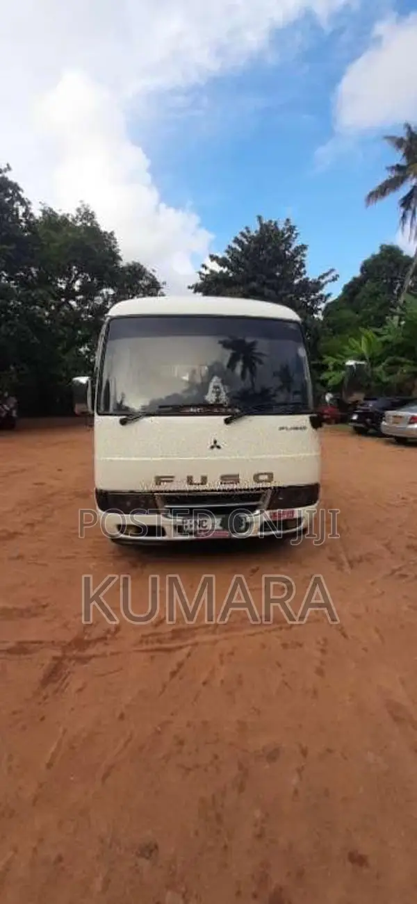 Mitsubishi Bola Rosa 2005 Bus (Used)