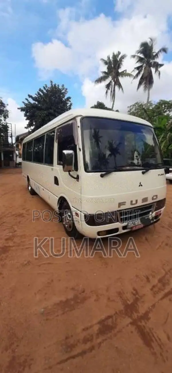 Mitsubishi Bola Rosa 2005 Bus (Used)