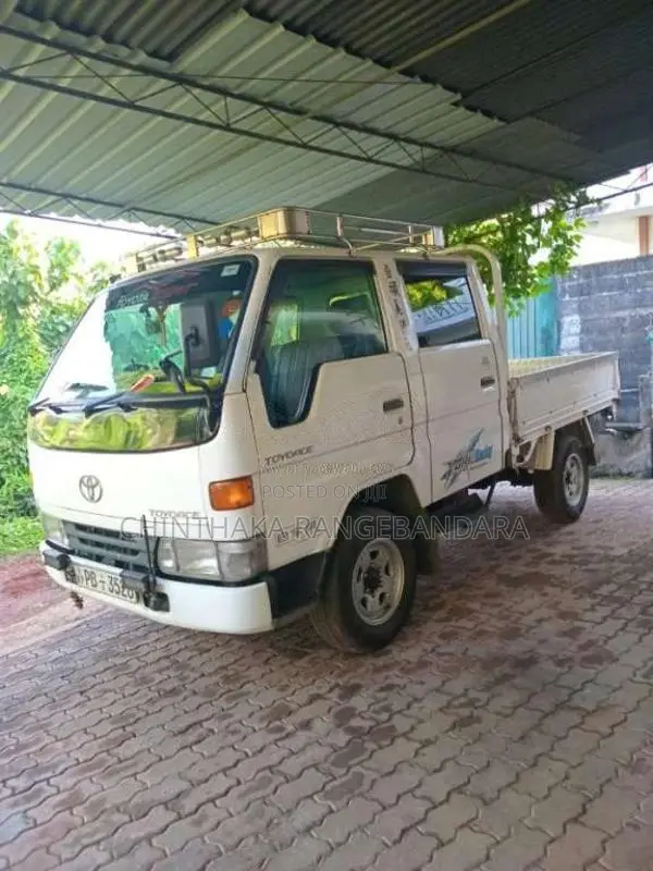 Toyota CrewCab 2000 Crew Cab (Used)