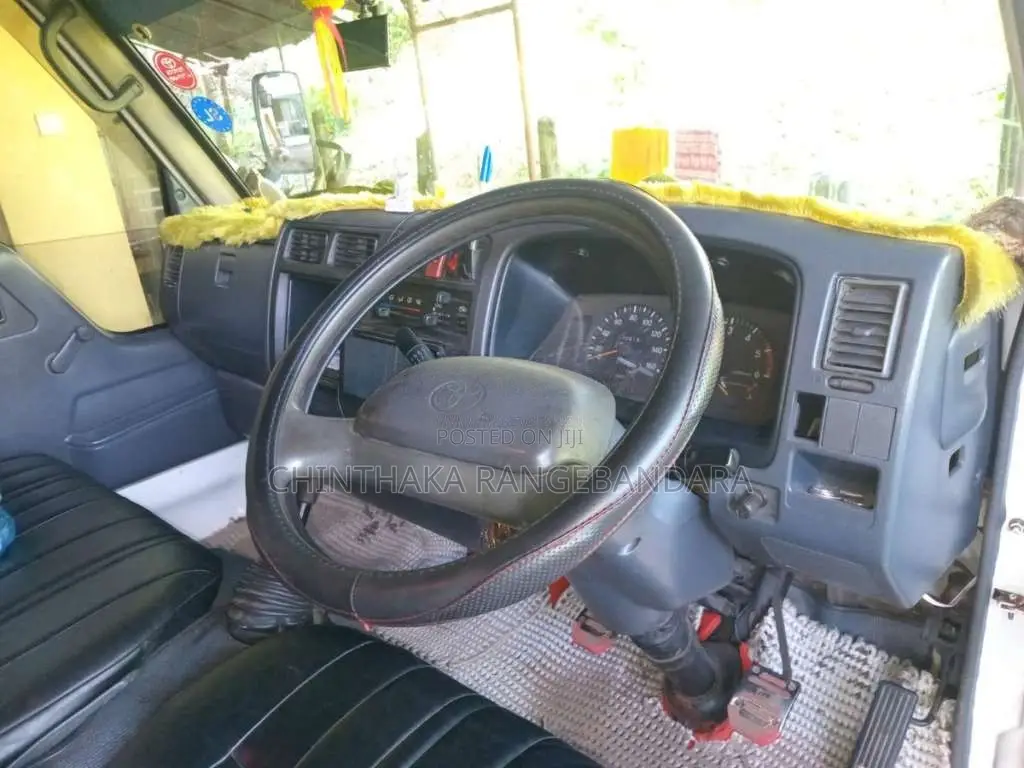 Toyota CrewCab 2000 Crew Cab (Used)