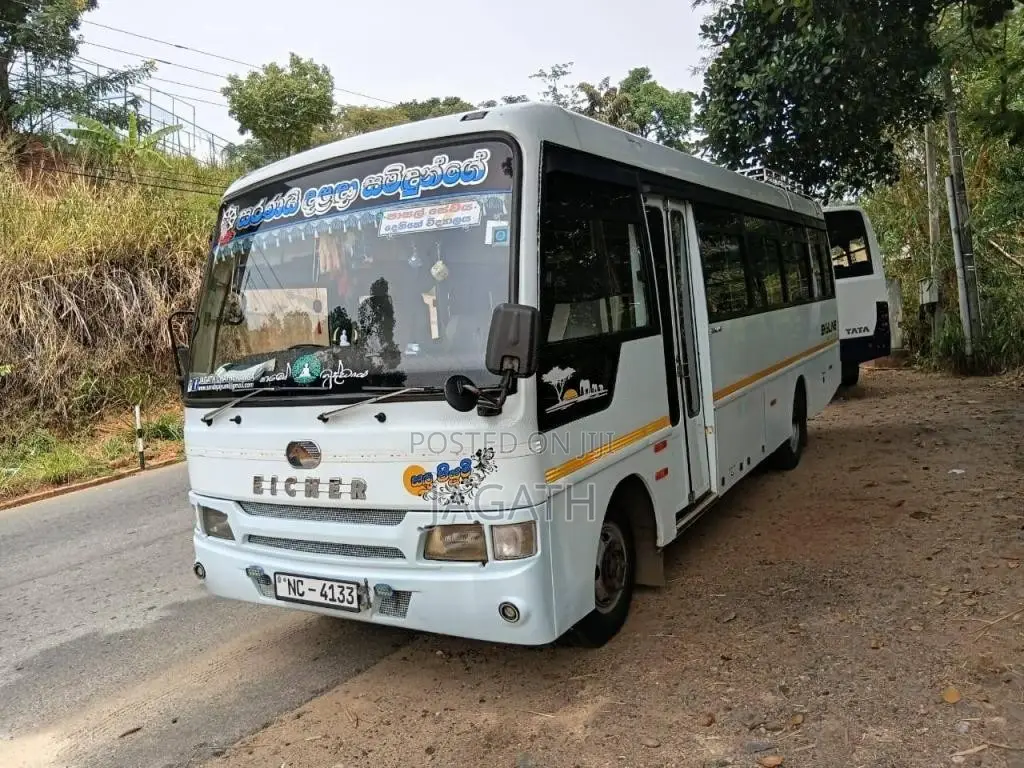 Eicher Skyline 2015 Bus (Used)
