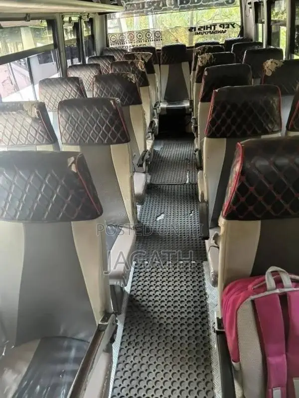 Eicher Skyline 2015 Bus (Used)