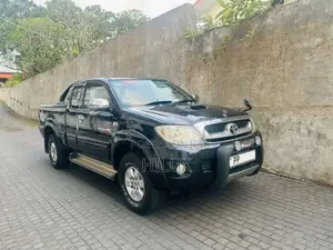Toyota Hilux Vigo Smart Cab 3000cc PP 2010 Pickup (Used)