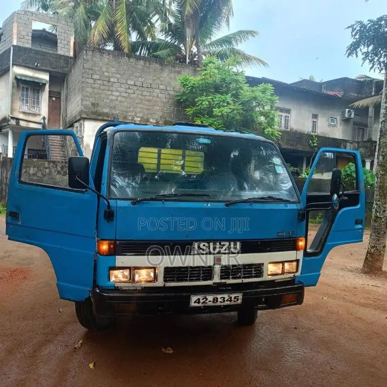 Isuzu NPR 1991 Lorry (Used)