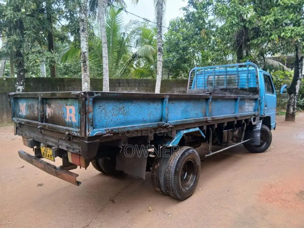 Isuzu NPR 1991 Lorry (Used)