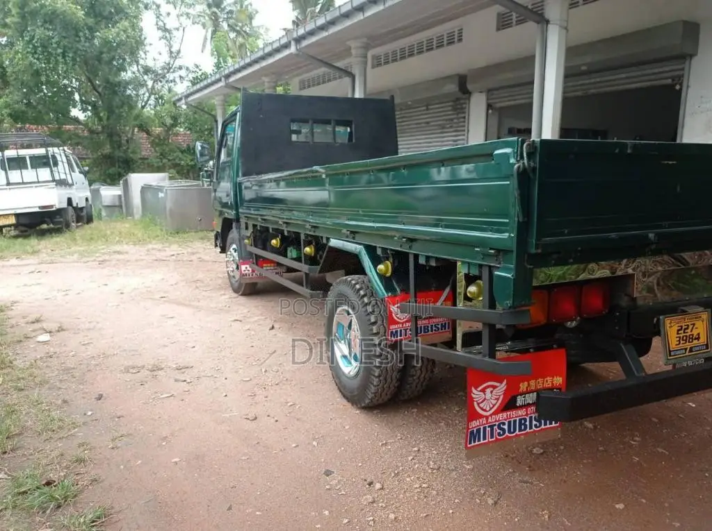 Mitsubishi CANTER 1999 Lorry (Used)