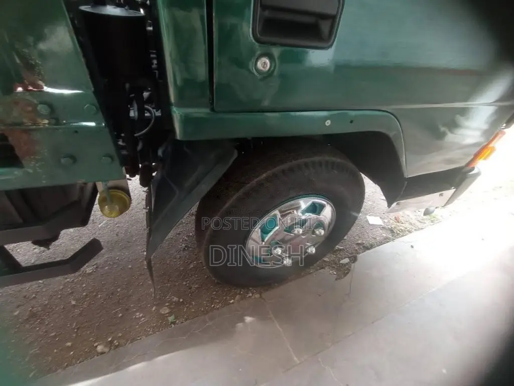 Mitsubishi CANTER 1999 Lorry (Used)