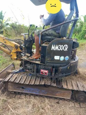 Mitsubishi MM35 2016 Heavy-Duty (Used)