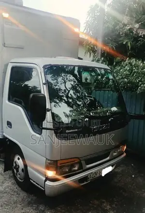 Isuzu NKR 2003 Lorry (Used)