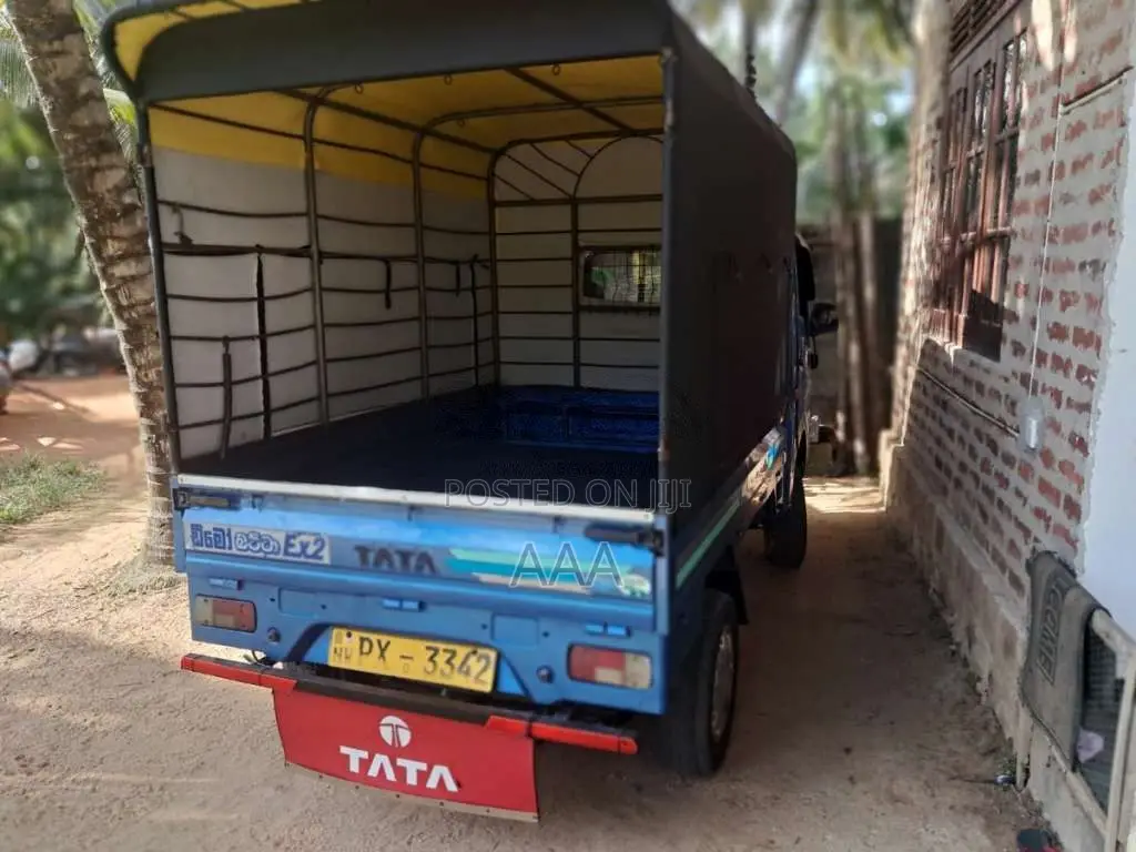 Tata Dimo Batta 2013 Lorry (Used)
