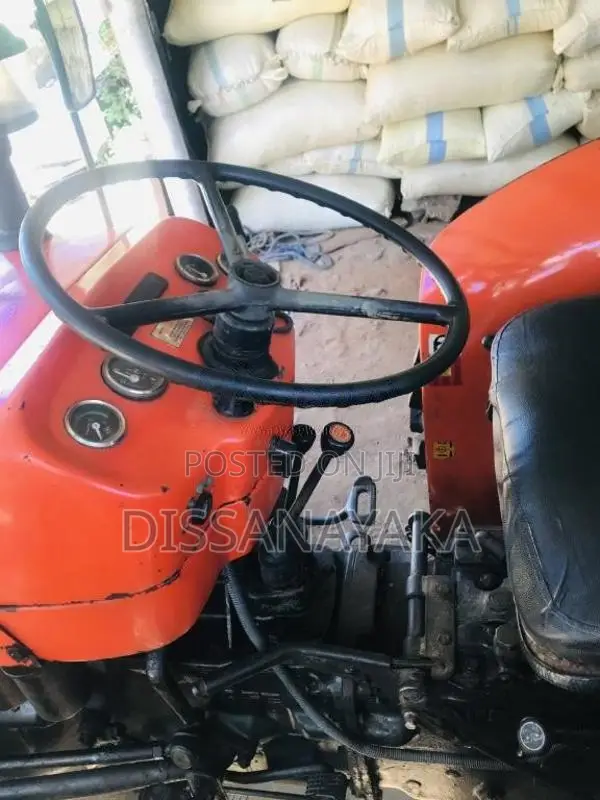 TAFE 270 1998 Tractor (Used)