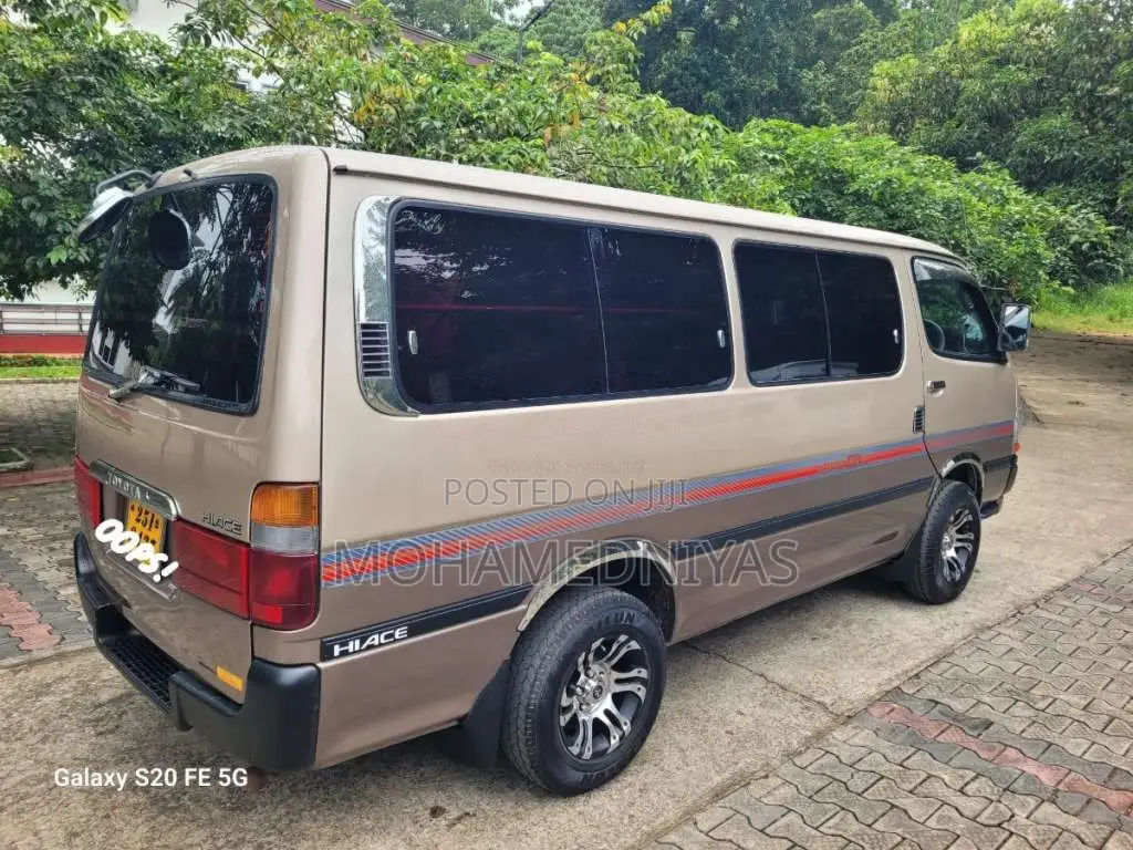 Toyota LH113 GL 1993 Van (Used)