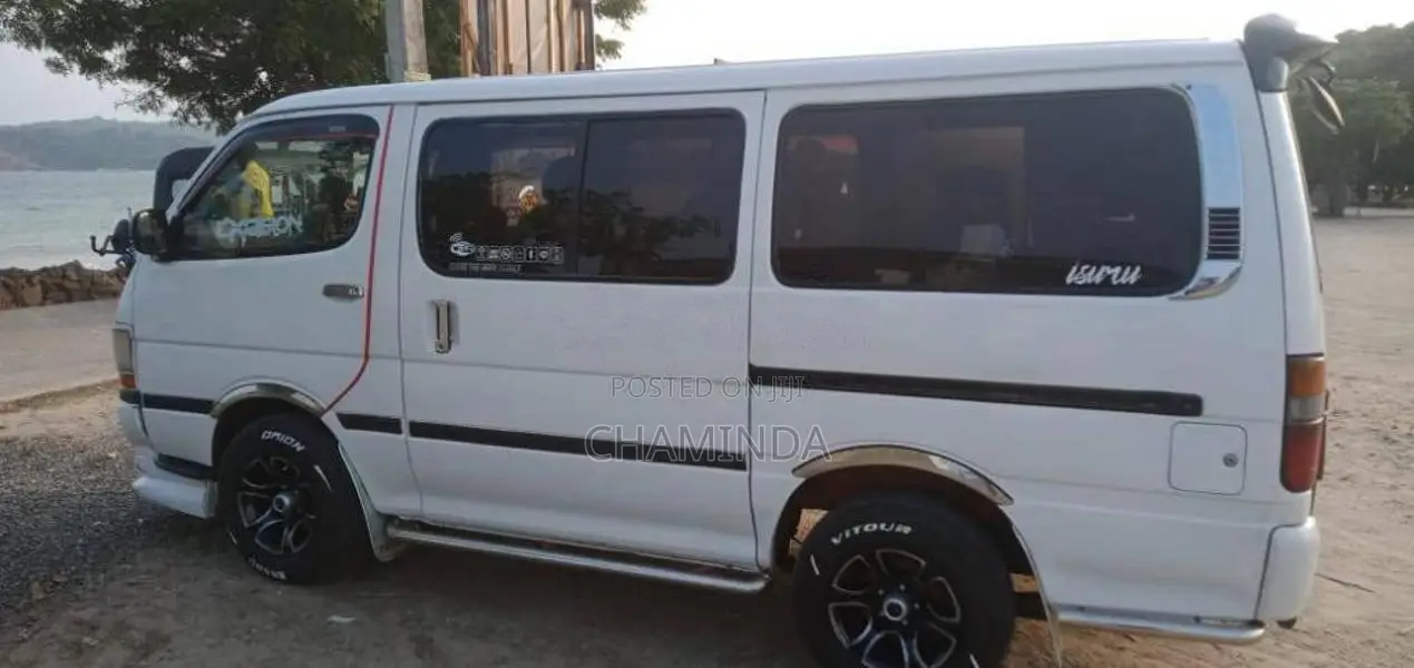 Toyota Dolphin 1996 Van (Used)