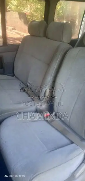 Toyota Dolphin 1996 Van (Used)