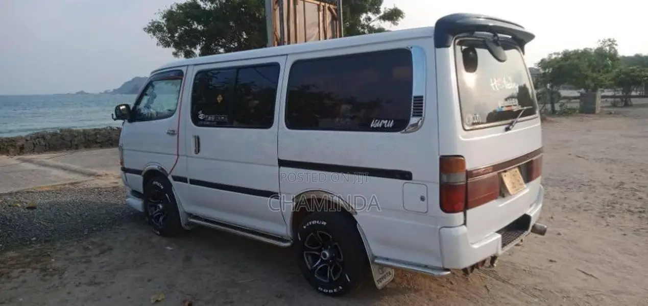 Toyota Dolphin 1996 Van (Used)