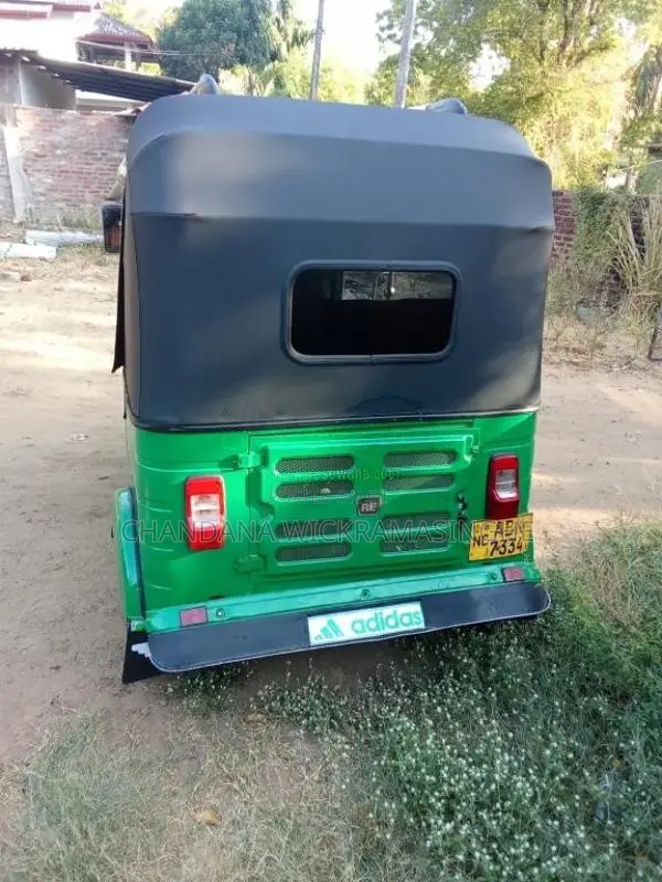 Bajaj 4 Stroke 2016 Three Wheel (Used)