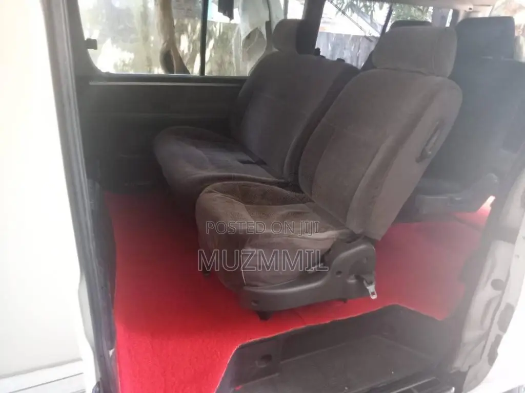 Toyota Dolphin 1993 Van (Used)