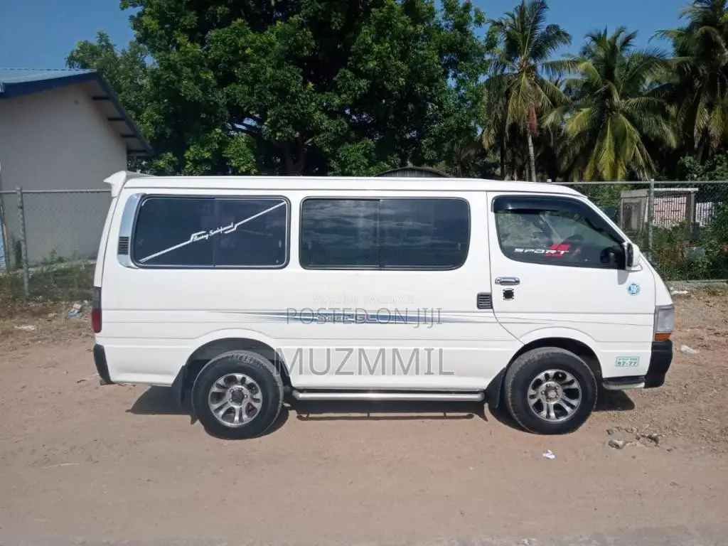 Toyota Dolphin 1993 Van (Used)
