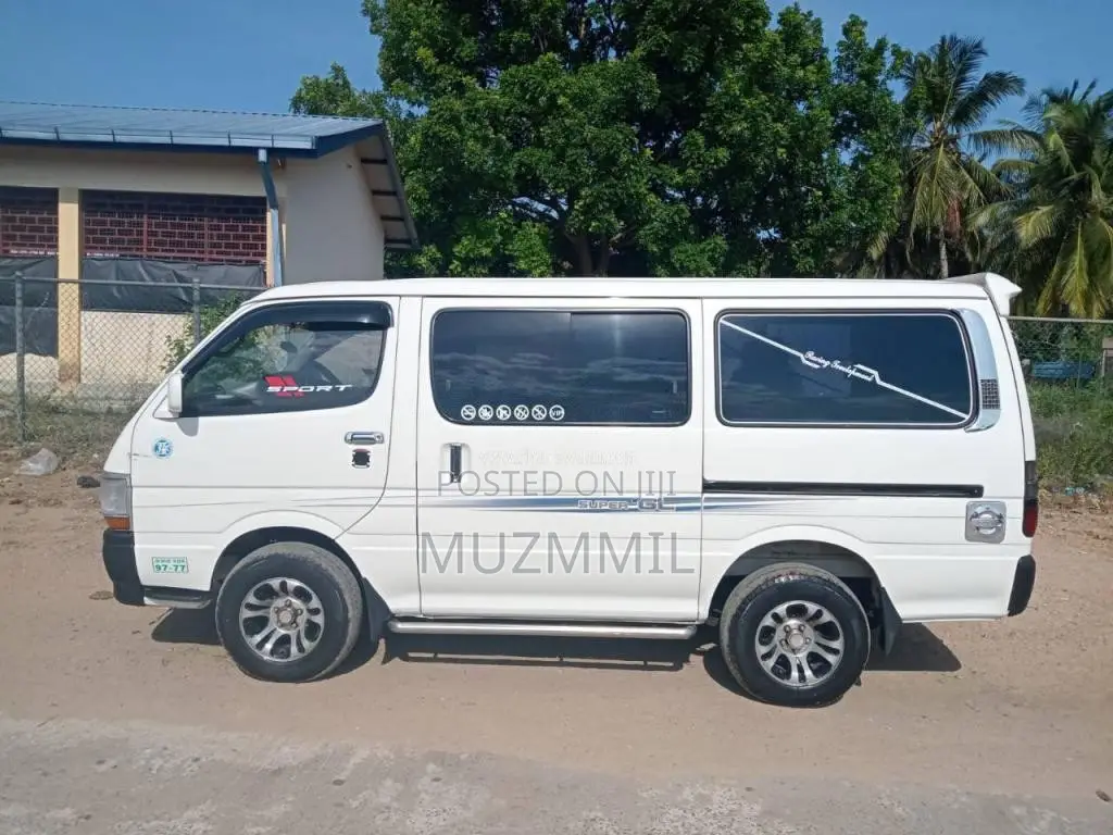 Toyota Dolphin 1993 Van (Used)
