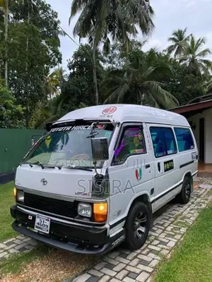 Toyota Shell 1990 Van (Used)