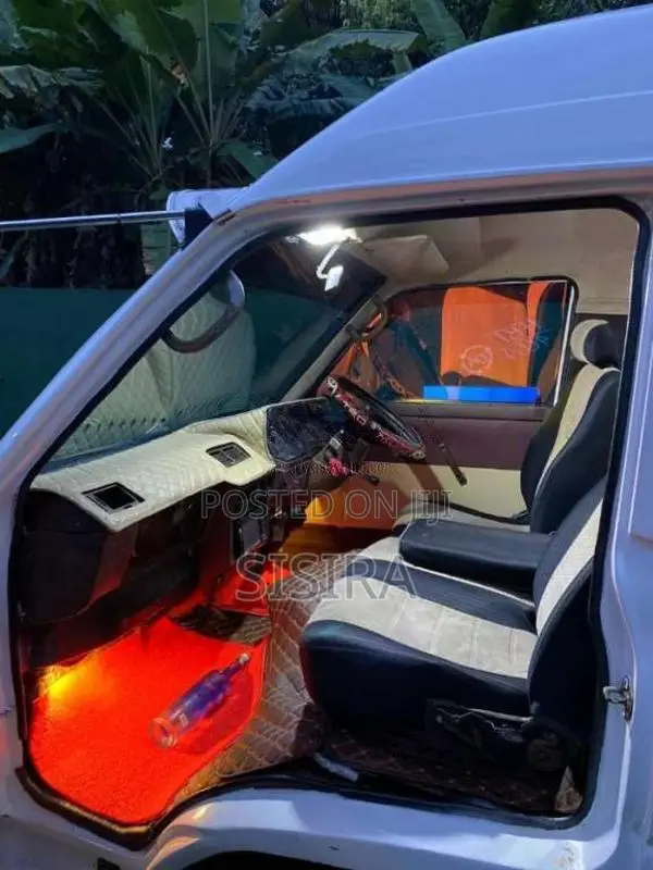 Toyota Shell 1990 Van (Used)