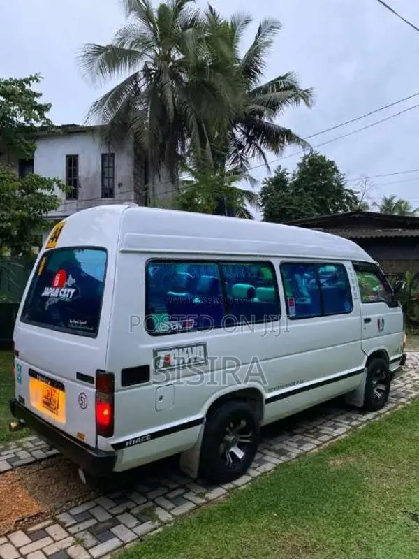 Toyota Shell 1990 Van (Used)