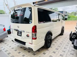 Toyota KDH 200 GL 2006 Van (Used)