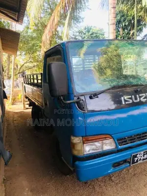 Isuzu ELF 1980 Lorry (Used)