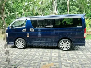 Toyota Kdh Super Gl 2011 Van (Used)