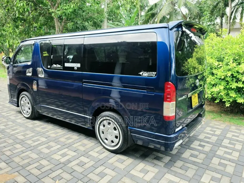 Toyota Kdh Super Gl 2011 Van (Used)