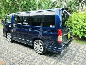 Toyota Kdh Super Gl 2011 Van (Used)