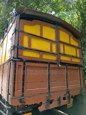 Ashok-Leyland Tusker 1995 Lorry (Used)