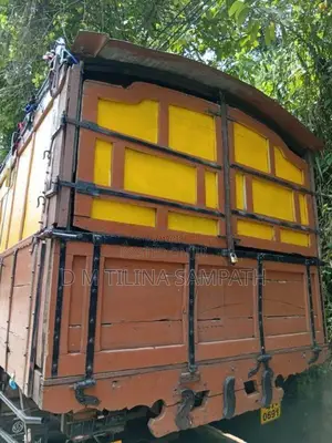 Ashok-Leyland Tusker 1995 Lorry (Used)