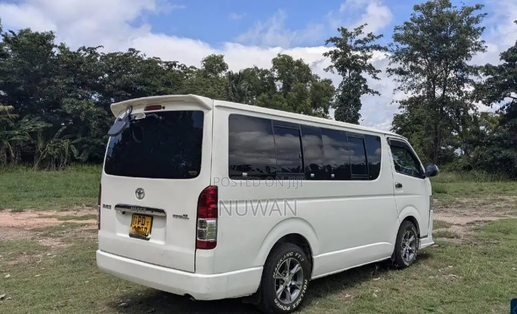 Toyota KDH 2008 Van (Used)