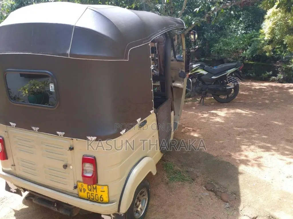 Bajaj 4 Stroke 2007 Three Wheel (Used)