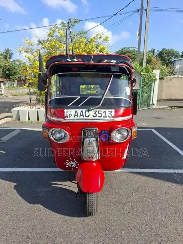 Bajaj 4 Stroke 2013 Three Wheel (Used)