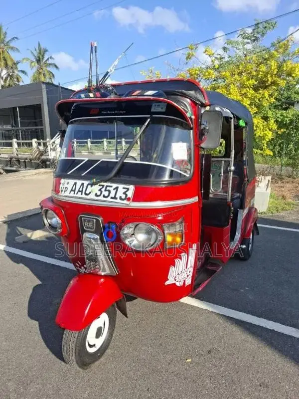 Bajaj 4 Stroke 2013 Three Wheel (Used)