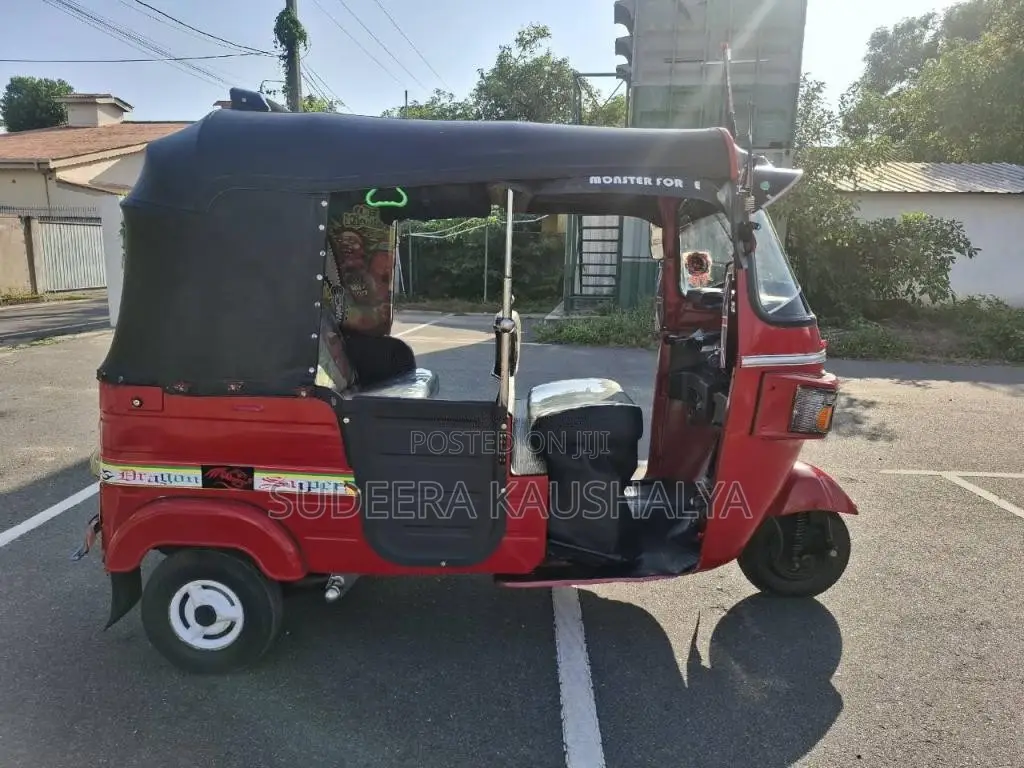 Bajaj 4 Stroke 2013 Three Wheel (Used)