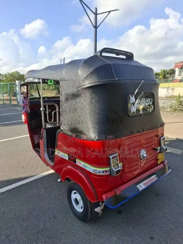 Bajaj 4 Stroke 2013 Three Wheel (Used)