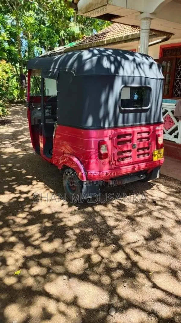 Bajaj 4 Stroke 2017 Three Wheel (Used)