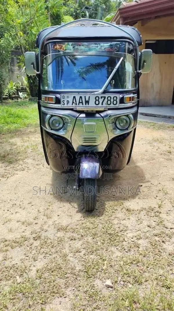 Bajaj 4 Stroke 2015 Three Wheel (Used)